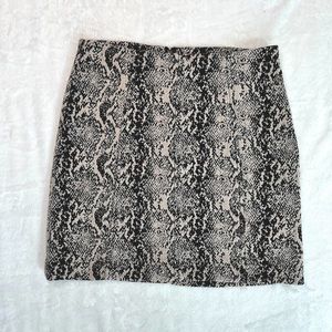 Free People Snake Skin Animal Print Jacquard Cream Black Mini Skirt Size 2
